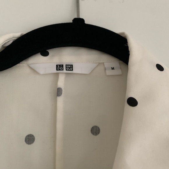 Blouses - Picture 2 of 3